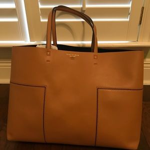 NWOT Tory Burch Block-T Leather Tote Bag Vachet